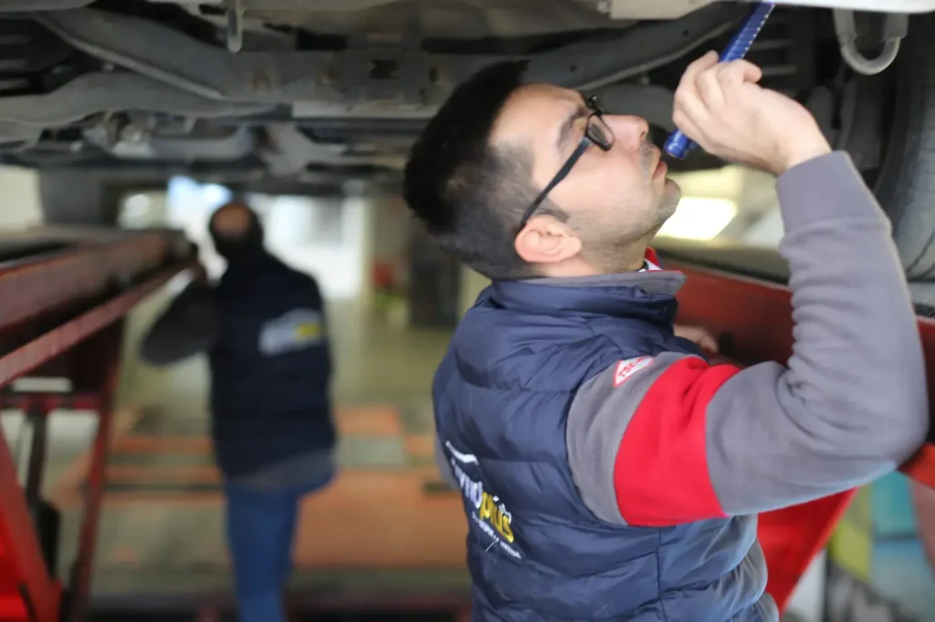 Denizli Oto Ekspertiz Arac alt bolge incelemeler