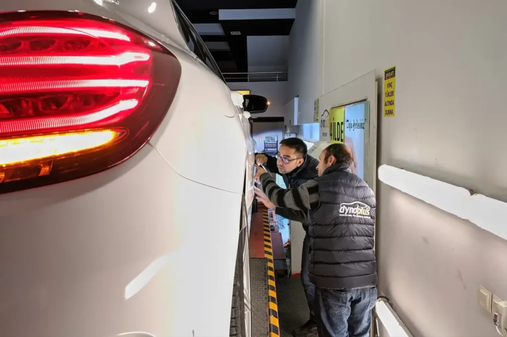 Kaporta ekspertizde boya olcerde tespit edilemeyen ince boya islemlerinin gozle tespit edilmesi